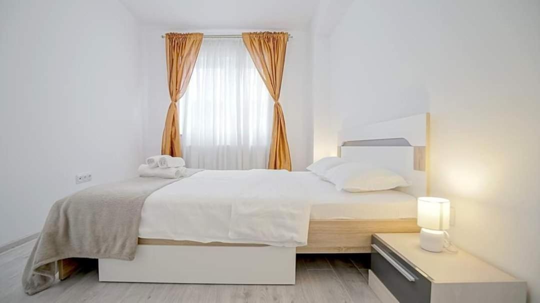 Giorgia And Ary Apartment Brasov Exterior photo