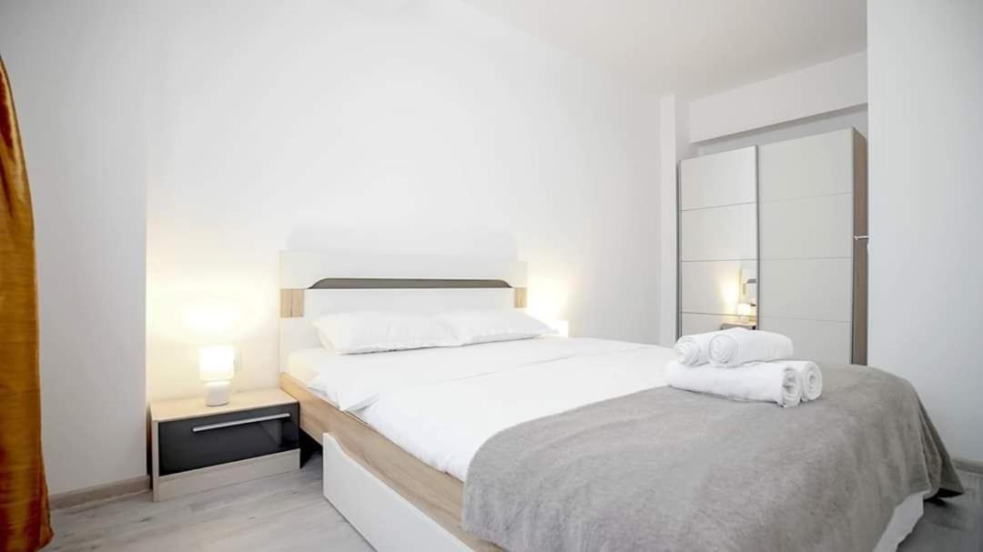 Giorgia And Ary Apartment Brasov Exterior photo