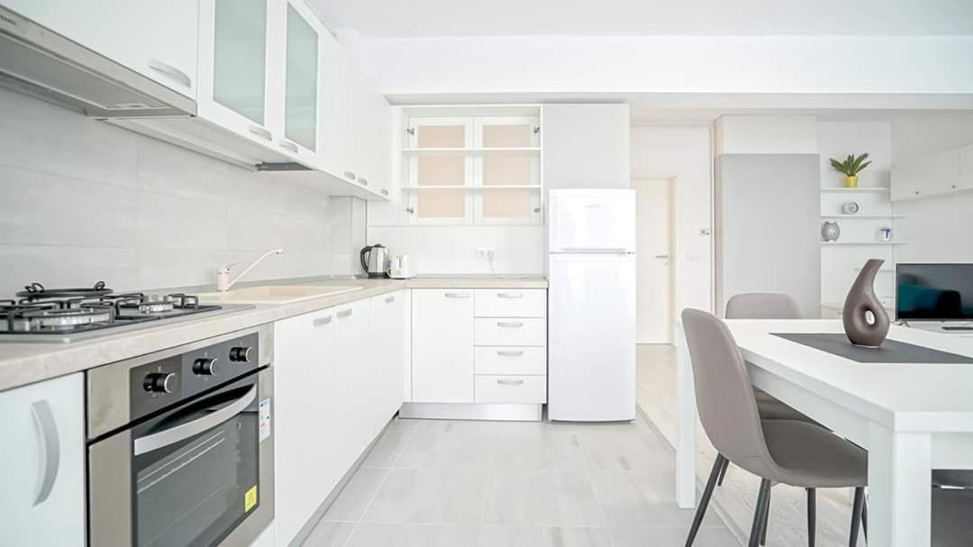 Giorgia And Ary Apartment Brasov Exterior photo