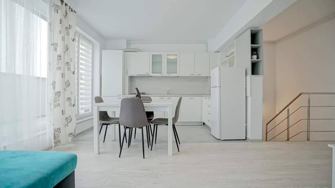 Giorgia And Ary Apartment Brasov Exterior photo